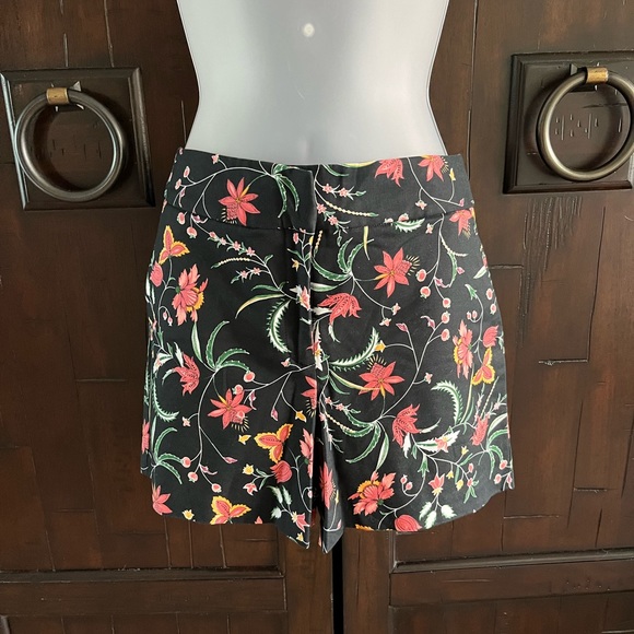CeCe black floral shorts-size 6 and 8. Great quality shorts. - Picture 3 of 5